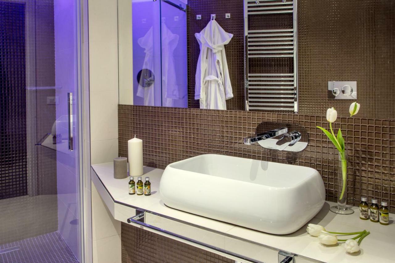 Gcf Luxury Suites, Guest House Rom Eksteriør billede